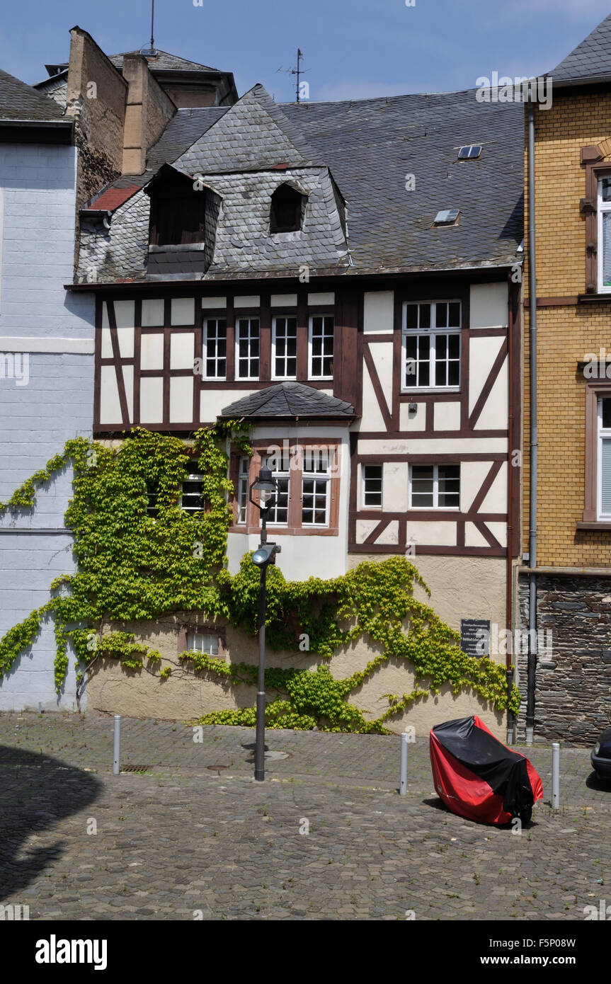 Un bâtiment à colombages de Traben-Trarbach, Allemagne. Banque D'Images