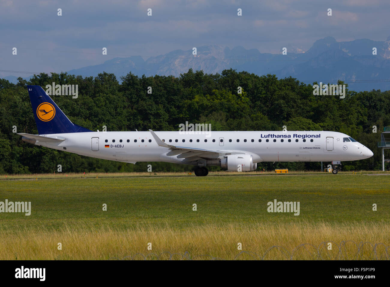 Lufthansa régional Embraer ERJ-195LR Banque D'Images