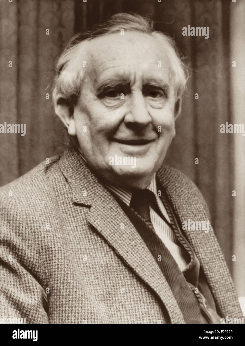 J.R.R. Tolkien (1892-1973), auteur britannique de Bilbo le Hobbit et Le seigneur des anneaux, en 1967. Banque D'Images