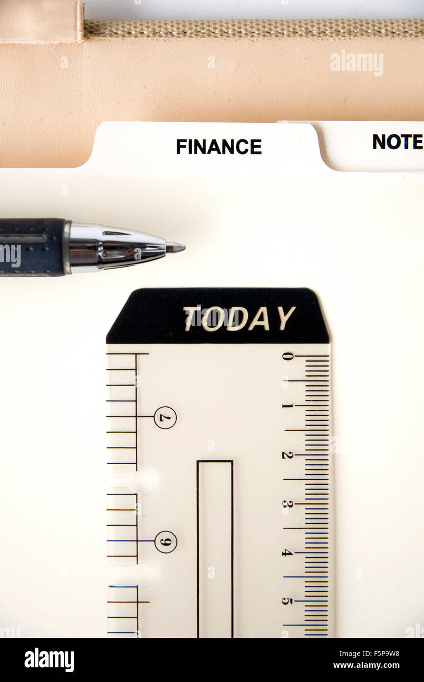 Stylo sur la page finances avec tag aujourd'hui Banque D'Images