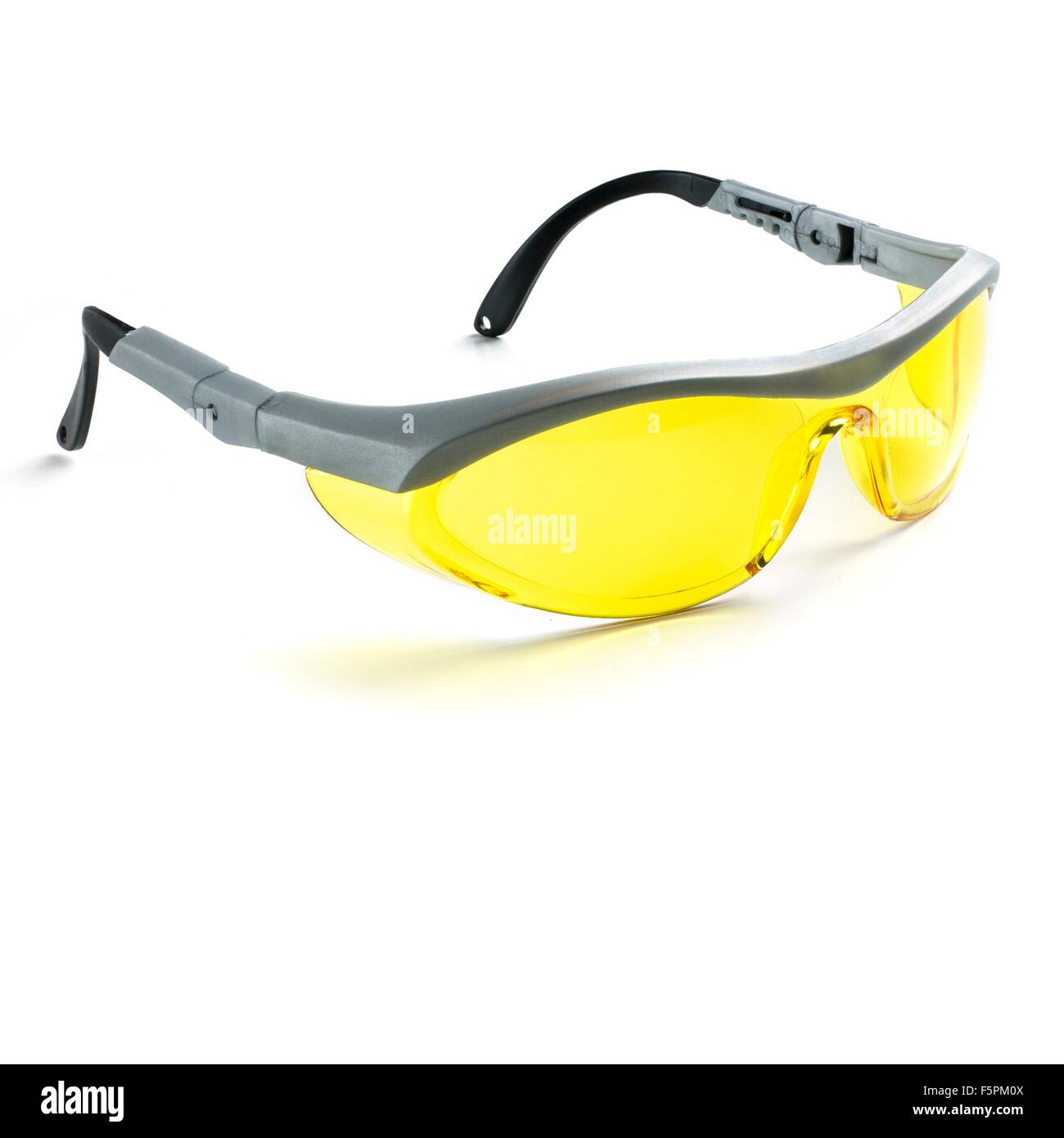 UV (ultraviolets) lunettes de sécurité sur un fond blanc. Banque D'Images