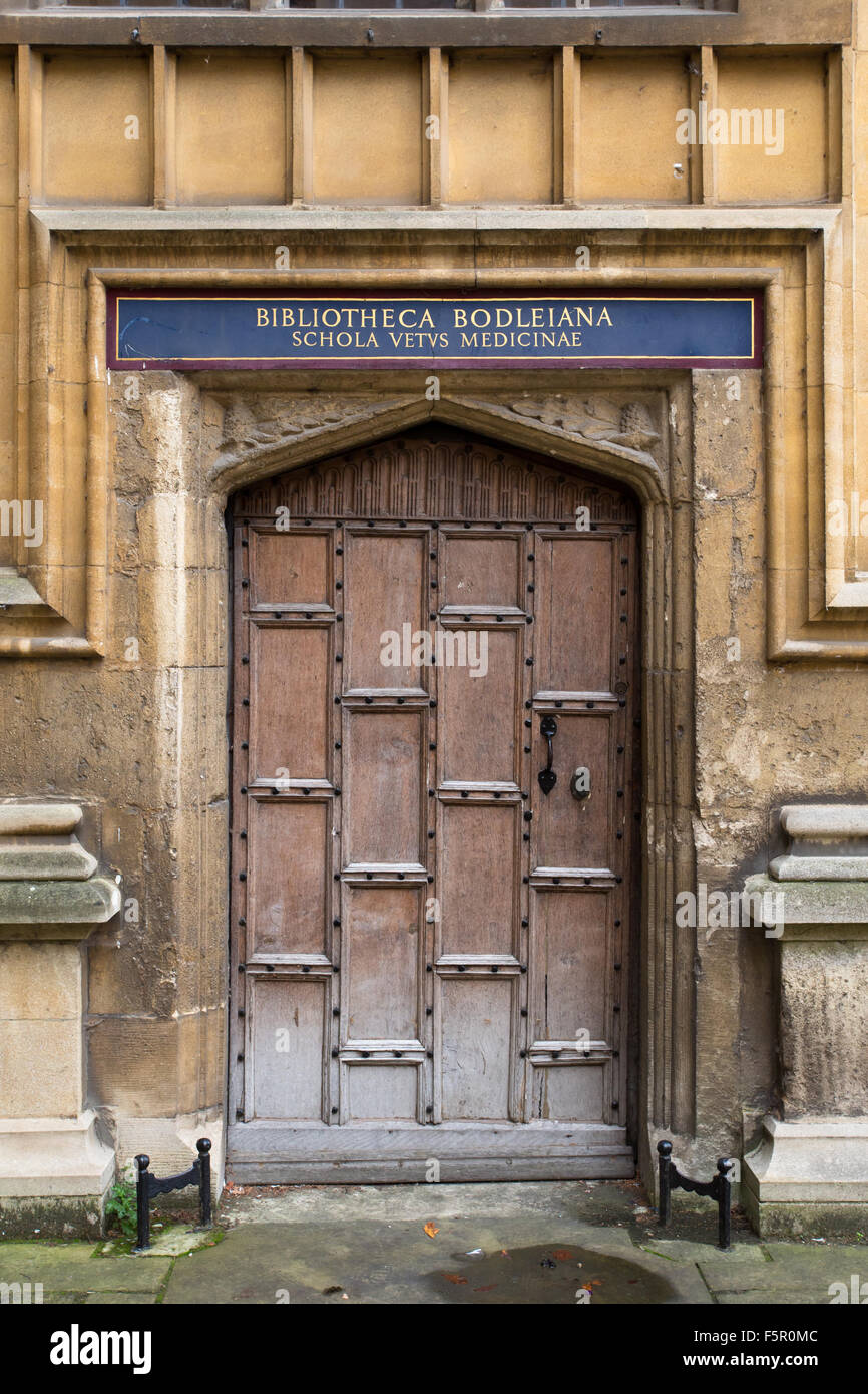 Bodleian Library, Oxford porte l'architecture gothique Banque D'Images