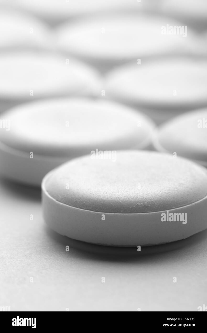 Libre de big white pills Banque D'Images