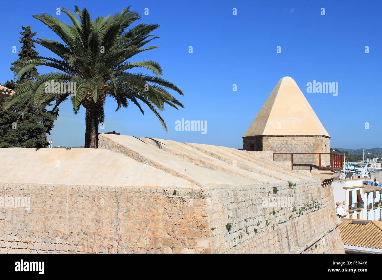 Bastion médiéval à Dalt Vila. La ville d'Ibiza, Espagne Banque D'Images