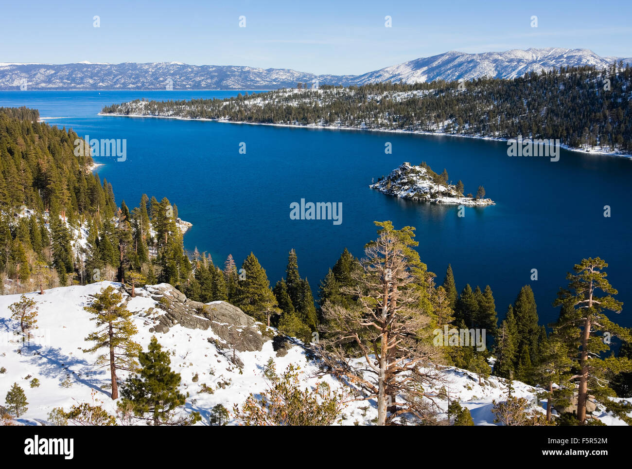 Emerald Bay dans l'hiver, le lac Tahoe Banque D'Images