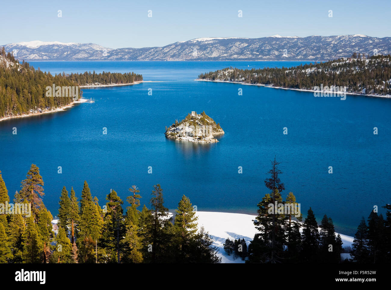Emerald Bay dans l'hiver, le lac Tahoe Banque D'Images
