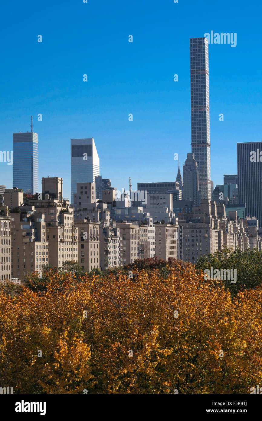 Central Park avec 432 Park Avenue en arrière-plan, NYC, USA Banque D'Images