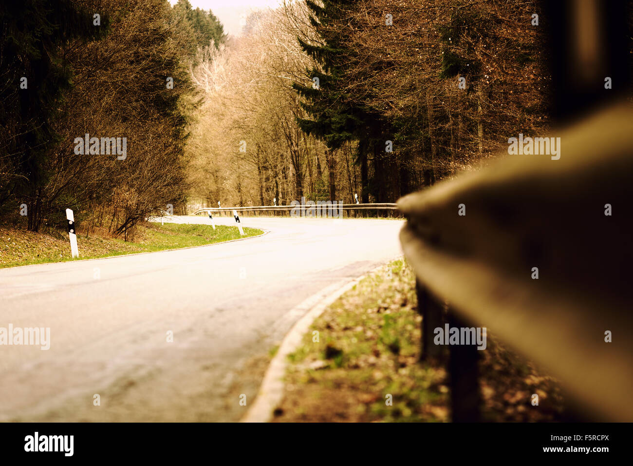 Photo de paysage d'une route de campagne Banque D'Images