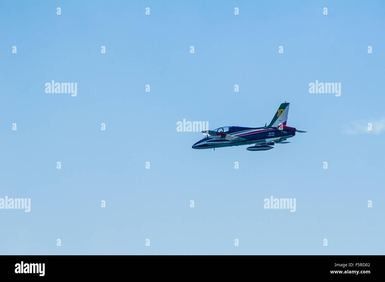 SAN JAVIER, Espagne, 18 octobre 2015 : l'équipe italienne Frecce Tricolori prenant part à la célébration de l'espagnol Patrulla Aguila Banque D'Images