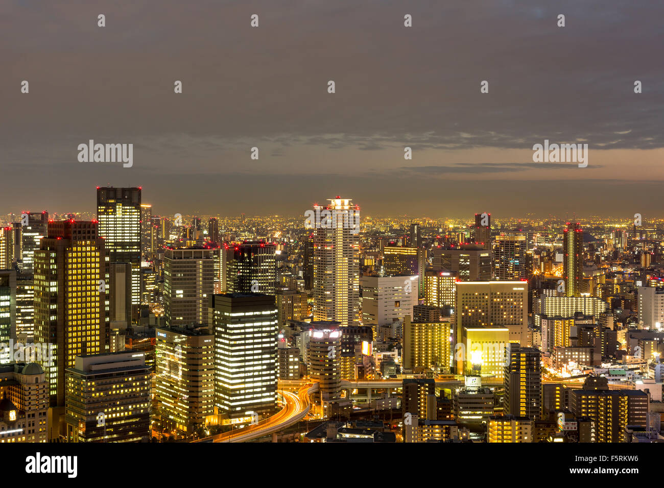 Osaka Vue sur l'horizon du jardin suspendu à l'Umeda Sky Building Banque D'Images