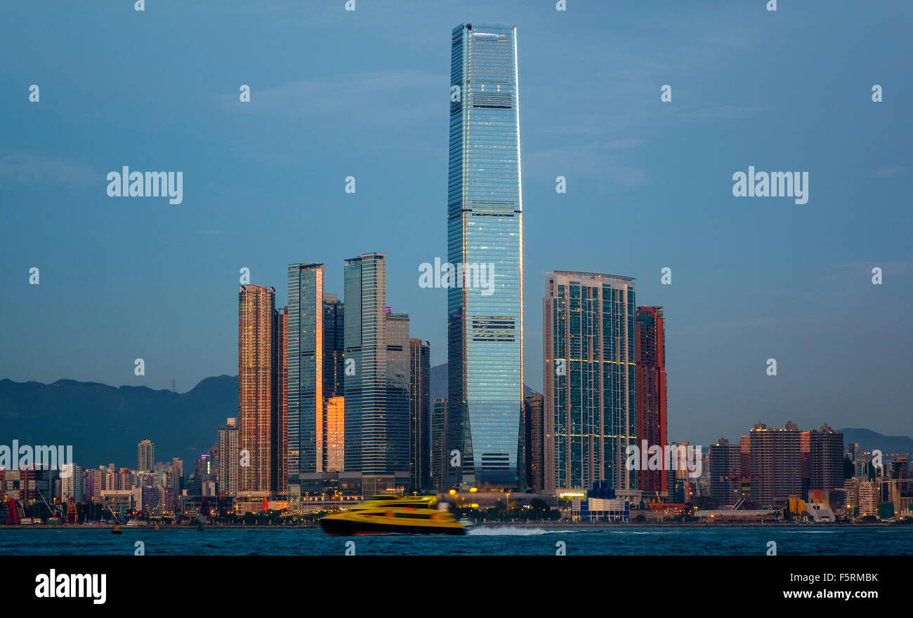 La nouvelle ville de Kowloon et de Hong Kong, le plus haut bâtiment de l'International commerce center ICC, Hong Kong, Chine. Banque D'Images
