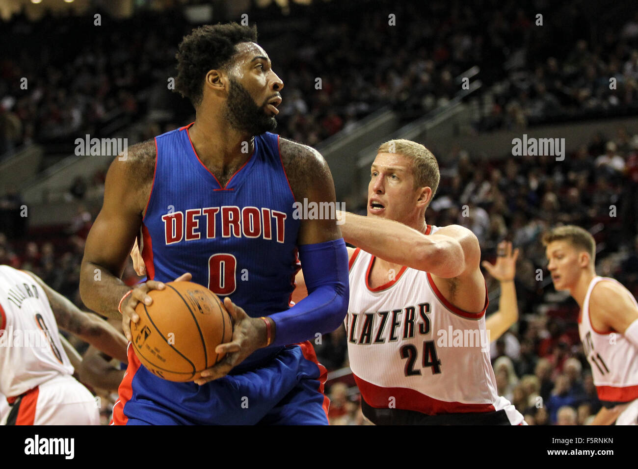 Portland, Oregon, USA. Nov 8, 2015. ANDRE DRUMMOND (0) a l'air de passer au centre de moda. Photo de David Blair Crédit : David Blair/ZUMA/Alamy Fil Live News Banque D'Images