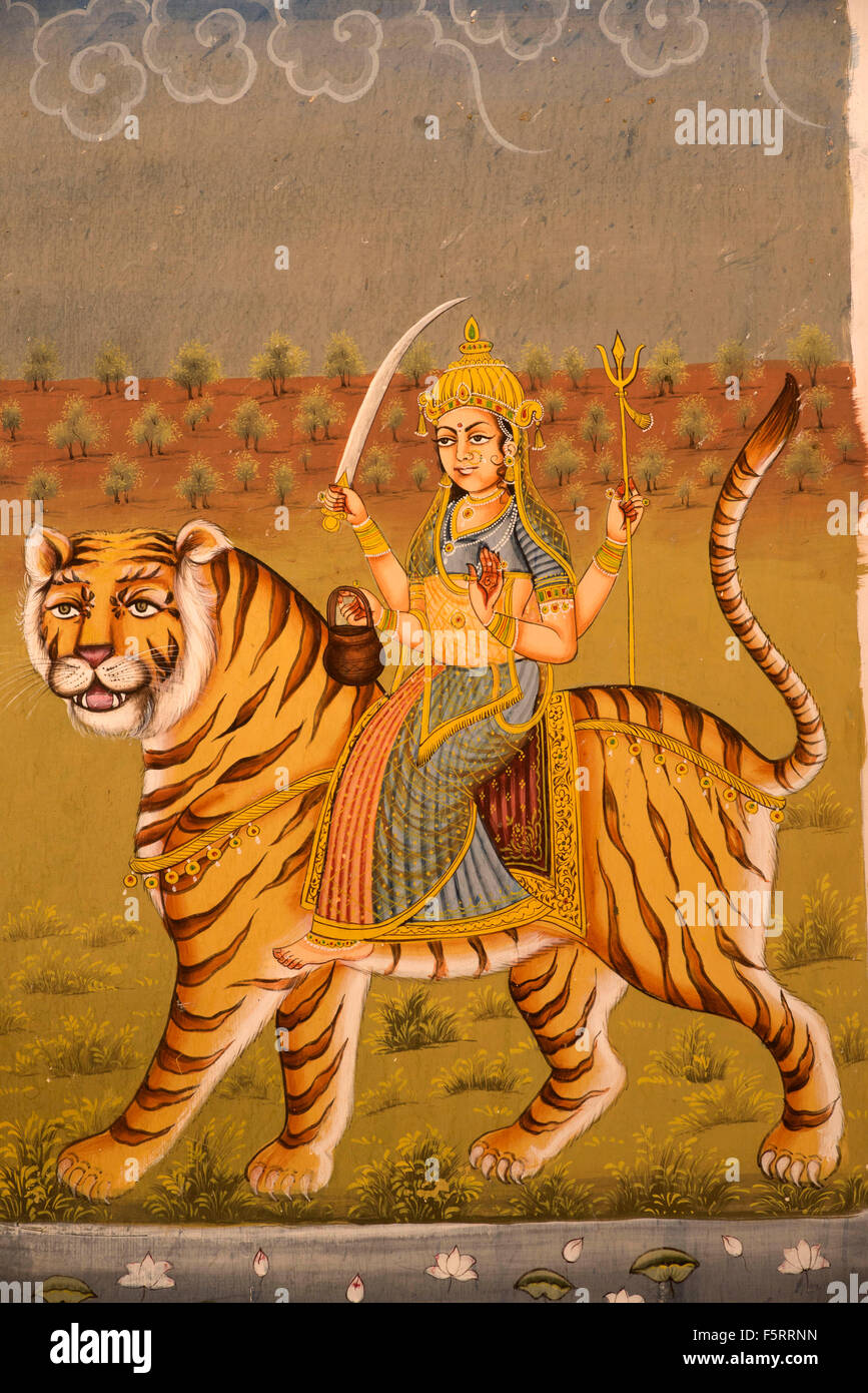 La Déesse Indienne Durga Avec 8 Bras S'assied Placé Sur Un Tigre. Banque  D'Images et Photos Libres De Droits. Image 390240