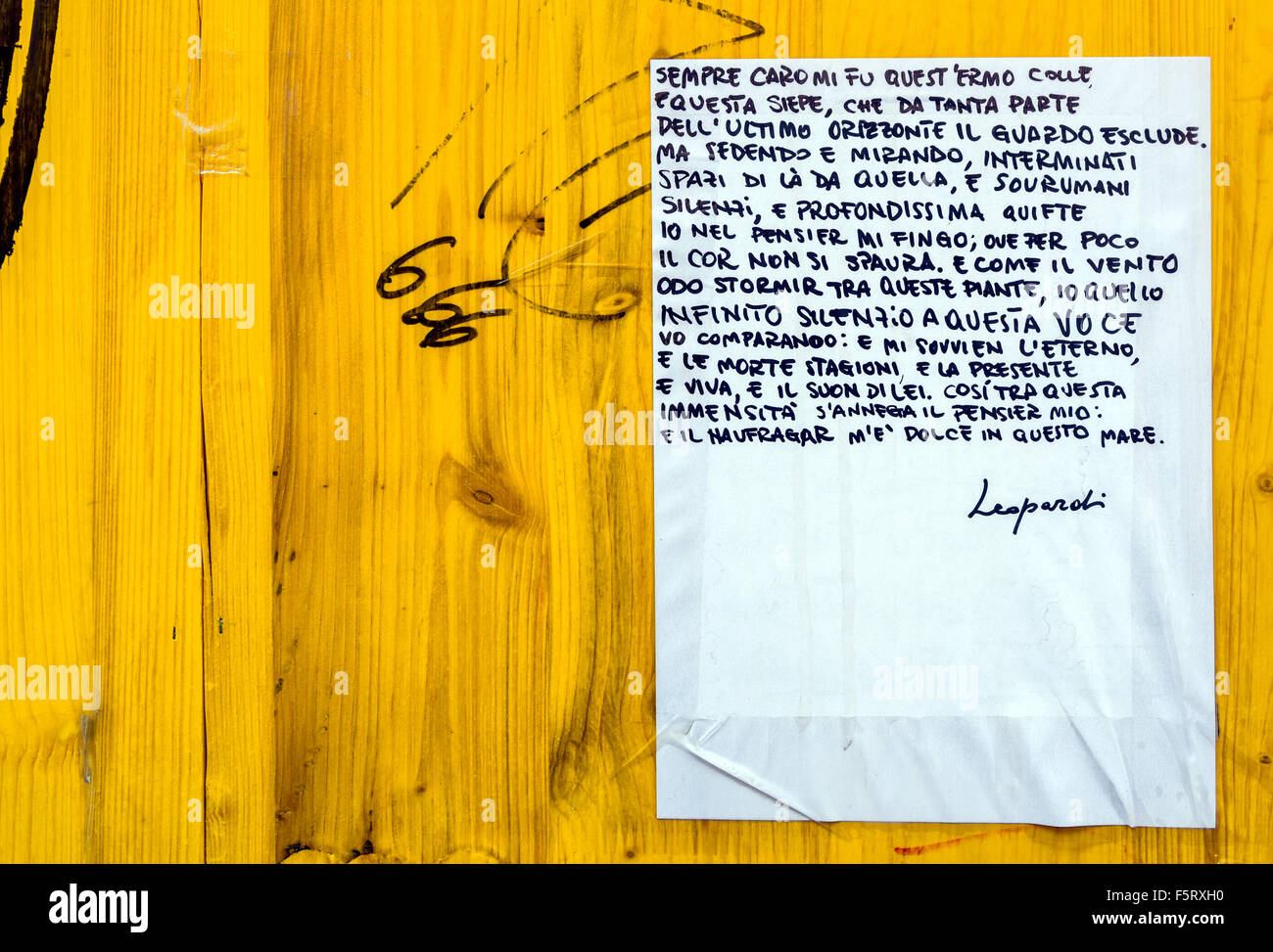 Détail de la mur avec Giacomo Leopardi pour bien en Potenza, Italie. Banque D'Images