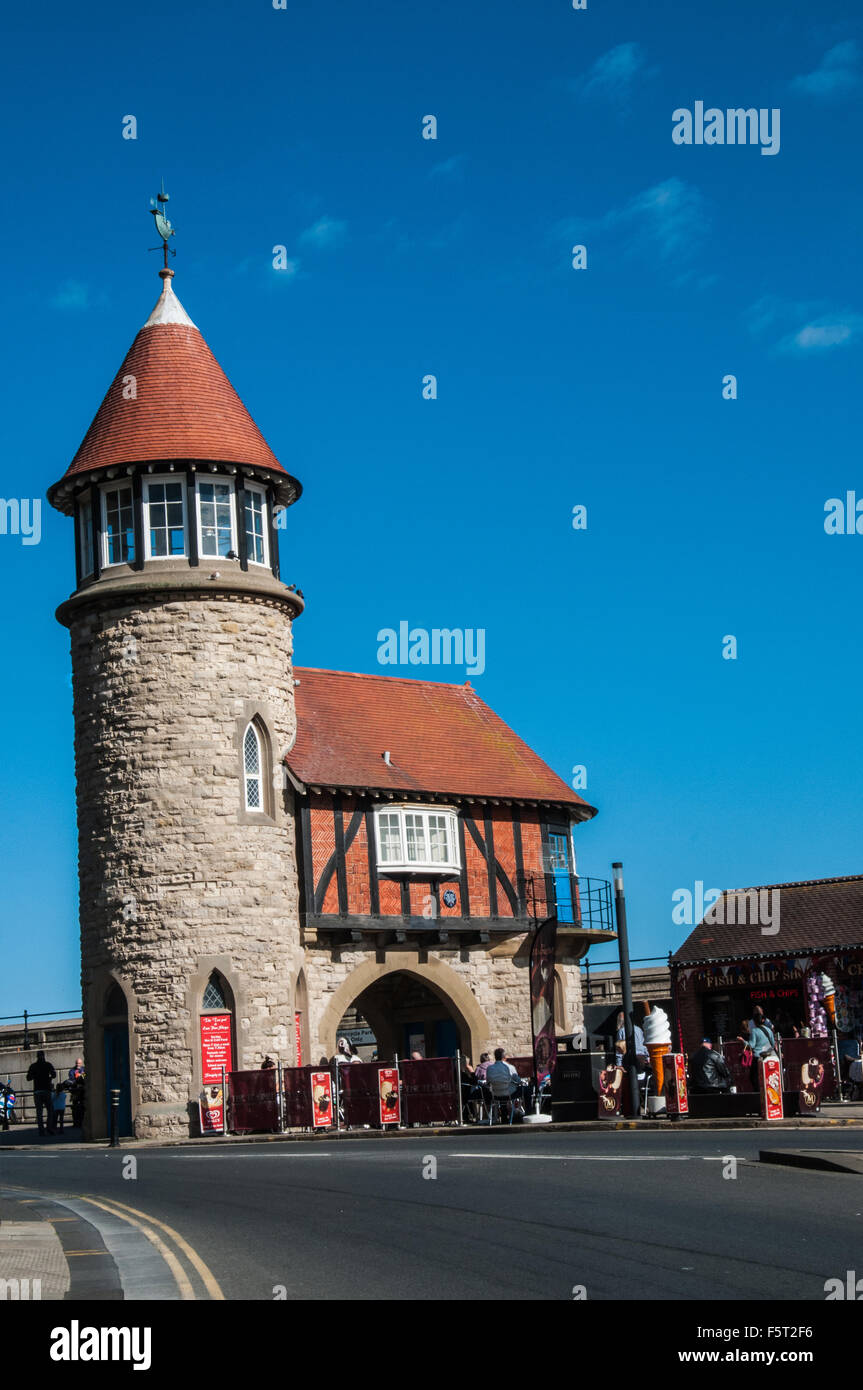 En regardant la vie boat house Scarborough North Yorkshire Ray Boswell Banque D'Images