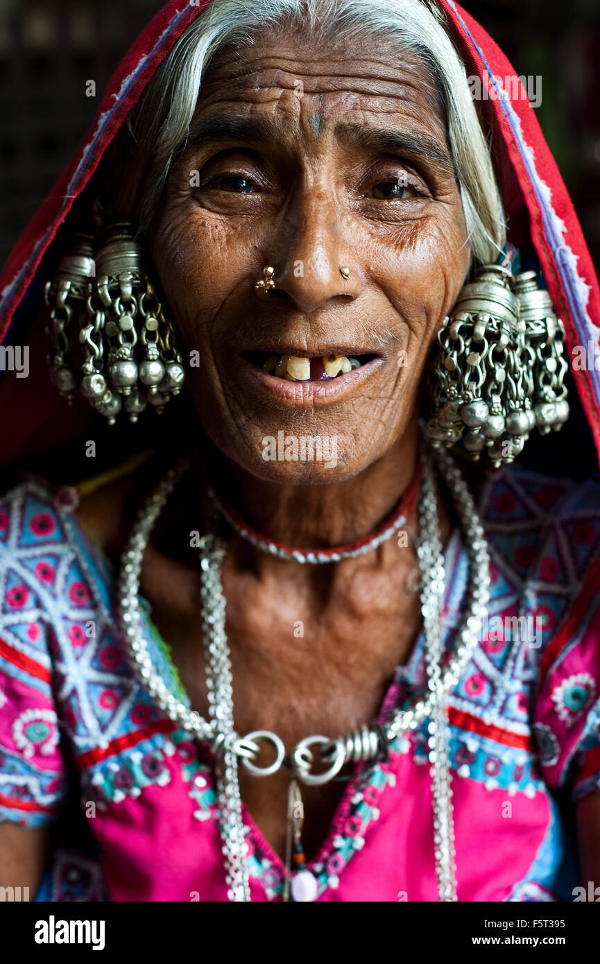 Femme appartenant à la caste Lambani ( Inde) Banque D'Images