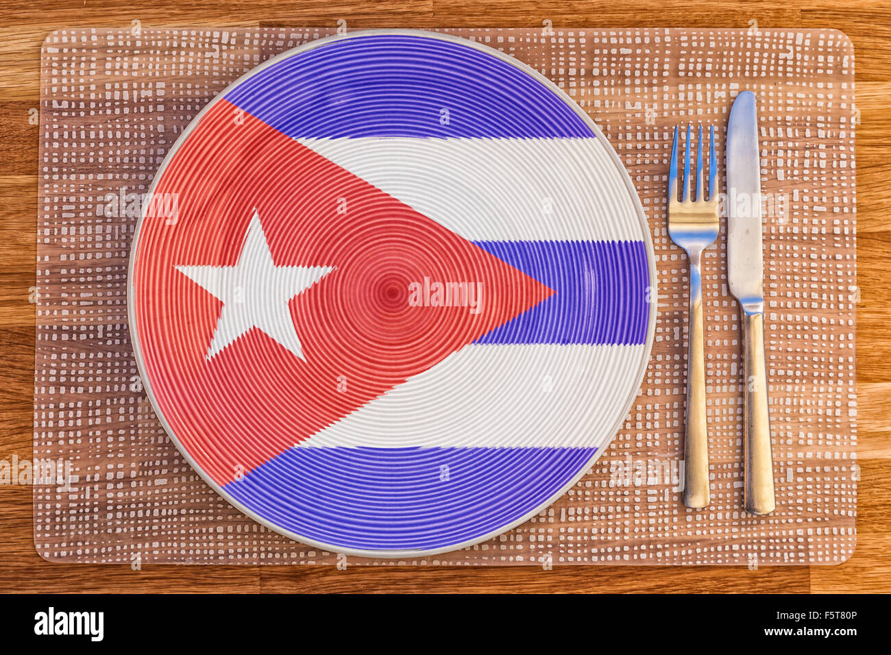 Assiette à dîner avec le drapeau de Cuba sur elle pour votre nourriture et  boisson des concepts Photo Stock - Alamy