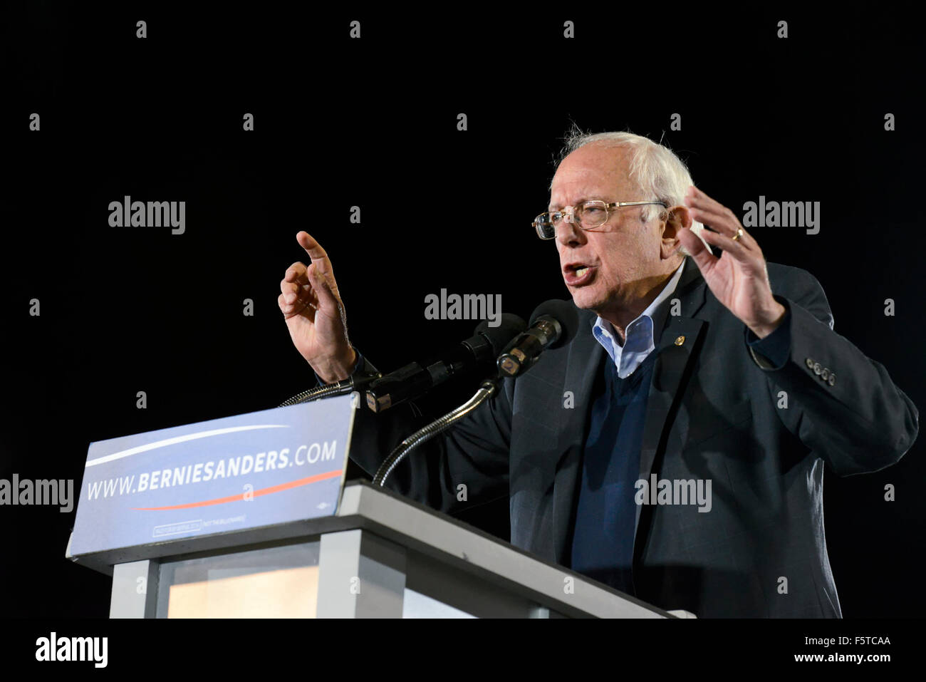 Las Vegas, USA. 05Th Nov, 2015. Le candidat démocrate Bernie Sanders présente son programme politique à une grande foule de divers supports ce soir au College of Southern Nevada - Campus Cheyenne du Nord de Las Vegas. Credit : Ken Howard/Alamy Live News Banque D'Images