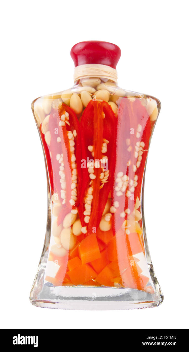 Les légumes en conserve dans un bocal en verre isolated on white Banque D'Images