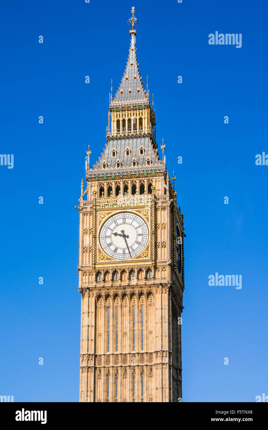Big Ben tour de l'horloge au-dessus du Palais de Westminster et des chambres du Parlement Ville de London England UK GB EU Europe Banque D'Images
