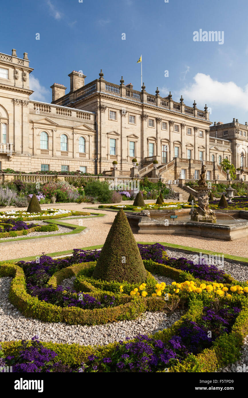 La terrasse jardin à Harewood House dans le West Yorkshire, au Royaume-Uni. L'un des 10 Trésors de l'Angleterre. Banque D'Images