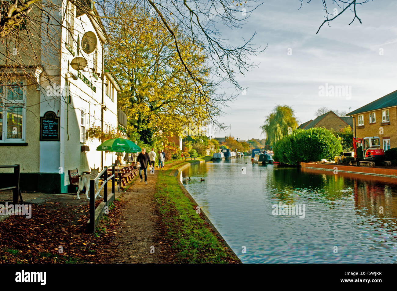 Le Crystal Palace Pub à côté du canal à Berkhamsted Banque D'Images