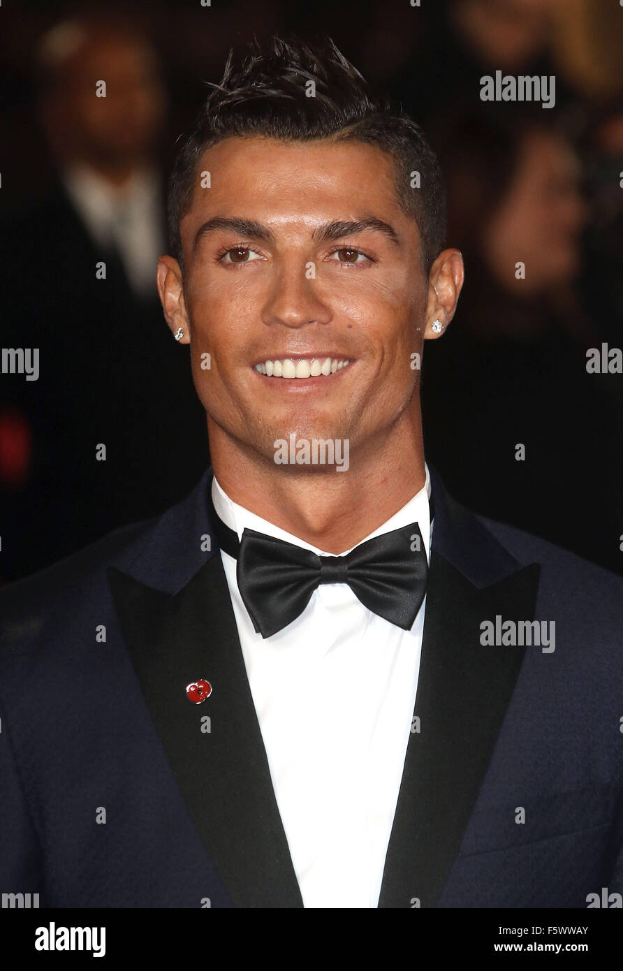 Londres, Royaume-Uni. 9 novembre, 2015. Cristiano Ronaldo assister à la première mondiale de 'Ronaldo' à vue West End, Leicester Square à Londres, au Royaume-Uni. Credit : Stills Press/Alamy Live News Banque D'Images