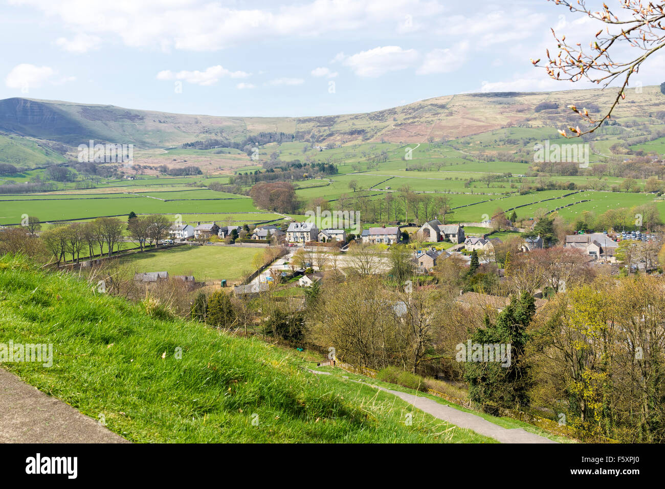 Vue sur la vallée de l'espoir ou château de Peveril château Derbyshire Peak Banque D'Images