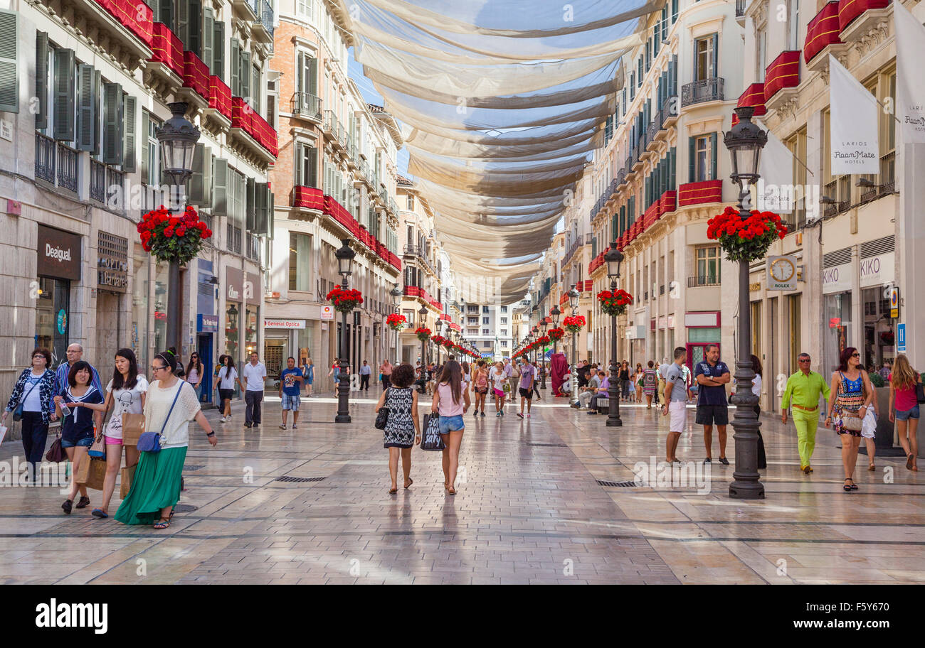 Calle Marques de Larios ombragée rue piétonne, Malaga les plus branchés de la rue commerçante, Malaga, Andalousie, Espagne Banque D'Images