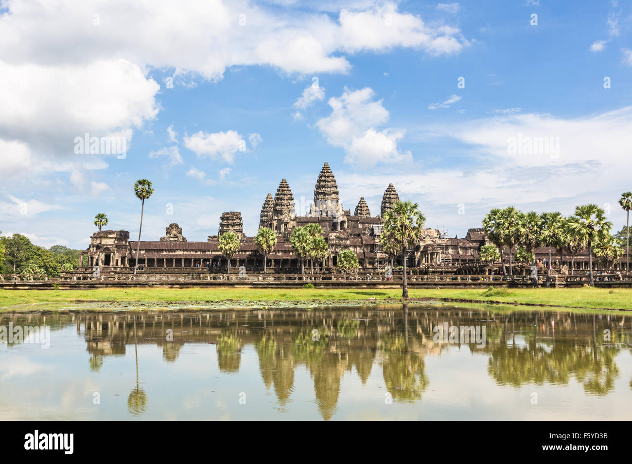 Angkor Wat est partie d'un magnifique complexe de temples et autres monument situé près de Siem Reap au Cambodge. Banque D'Images