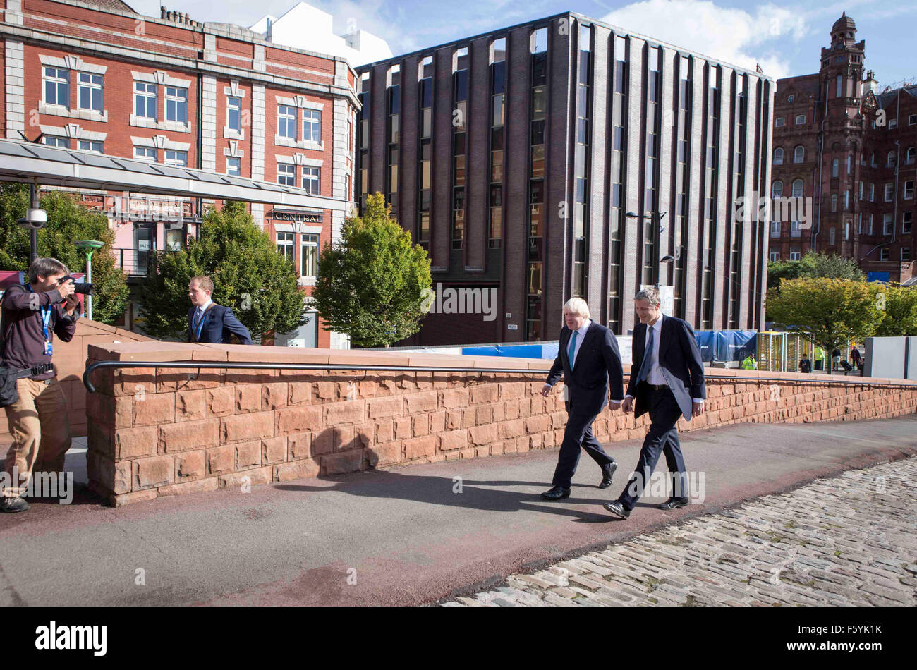 Congrès du Parti conservateur Maire de Londres Boris Johnson arrive à la conférence avec Zac Goldsmith Banque D'Images