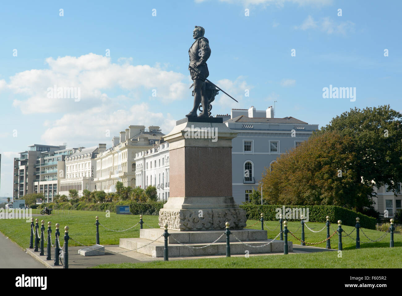 Sir Francis Drake Statue dévoilée en 1884 par Lady Fuller Drake sur Plymouth Hoe, Devon, Angleterre Banque D'Images