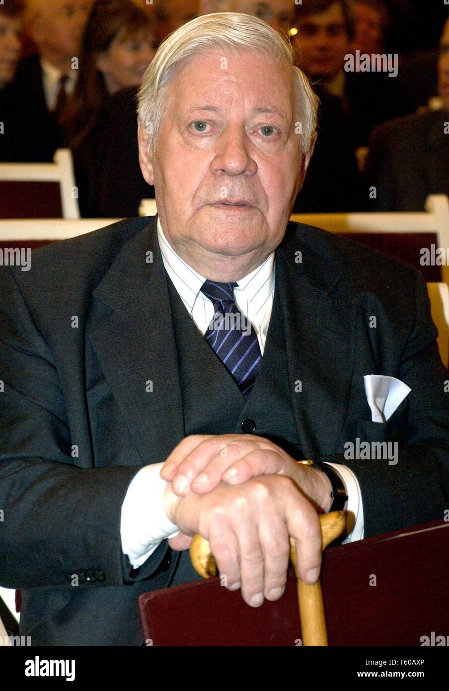 Helmut Schmidt, ancien chancelier (photo du 18 juin 2003) célèbre son 85e anniversaire le 23 décembre 2003. Banque D'Images