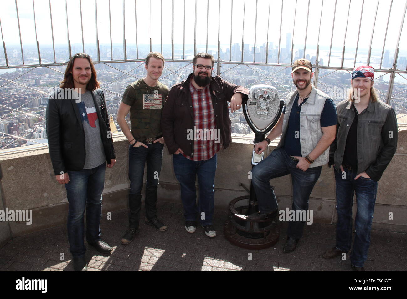 Groupe de pays accueil gratuit, gagnants de NBC's "la chante faux", visiter l'Empire State Building avec : Accueil gratuitement, Tim Foust, Austin Brown, Rob Lundquist, Chris Rupp, Adam Rupp Où : New York City, New York, United States Quand : 25 Oct 2015 Banque D'Images