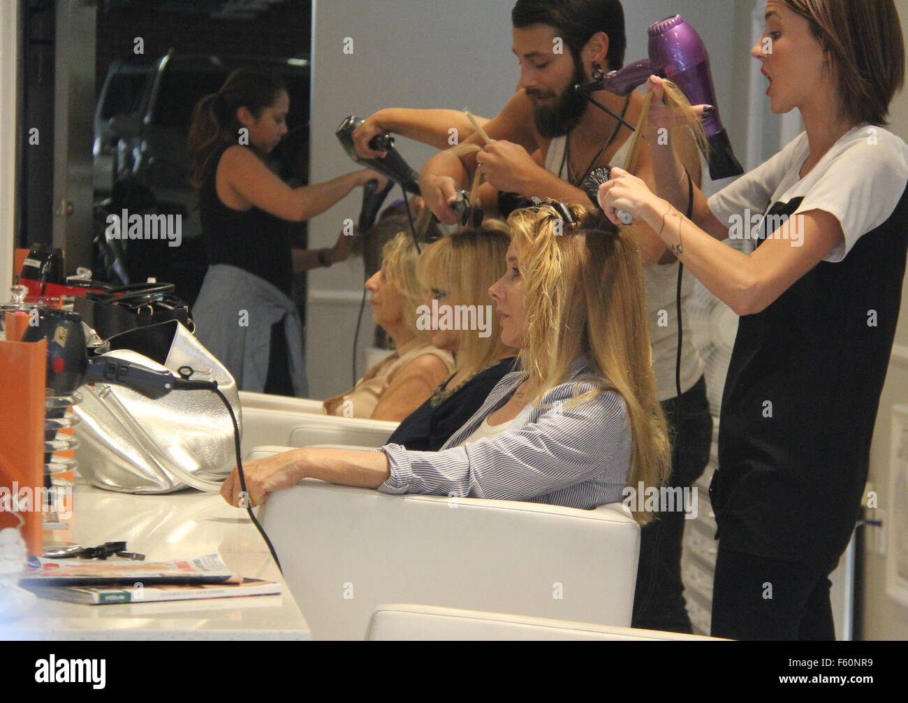 L'actrice Rosanna Arquette se coiffer au salon à Beverly Hills avec : Rosanna Arquette Où : Los Angeles, California, United States Quand : 25 Oct 2015 Banque D'Images