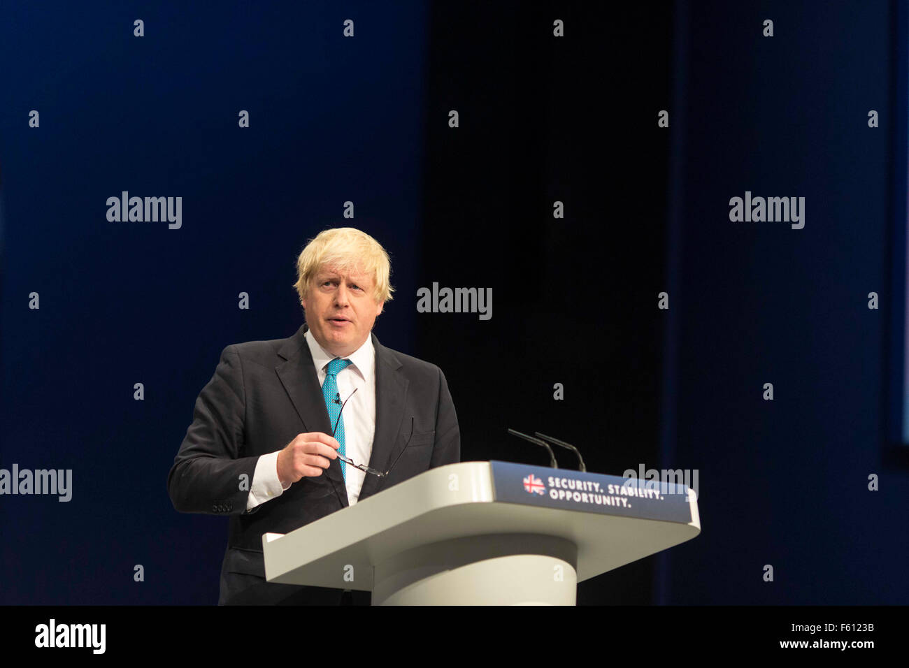 Maire de Londres Boris Johnson sur scène en donnant son discours pendant la conférence du parti conservateur , Manchester , Octobre 2015 Banque D'Images