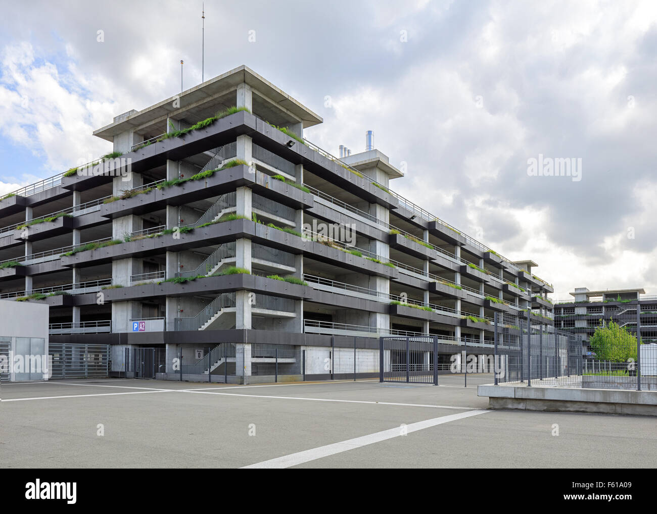 Multi-niveau de l'extérieur Parking public Banque D'Images