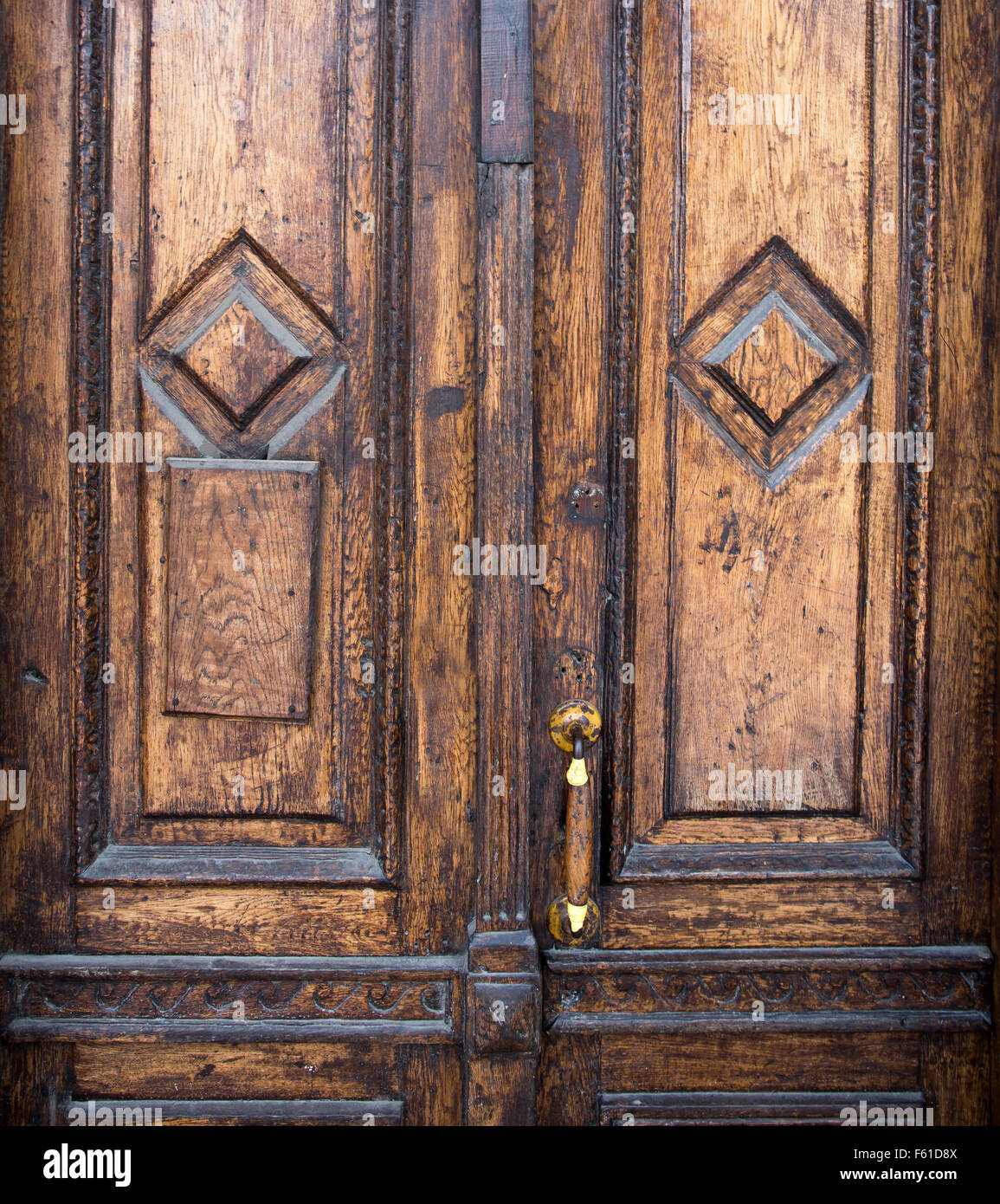 Old weathered wooden door background Banque D'Images