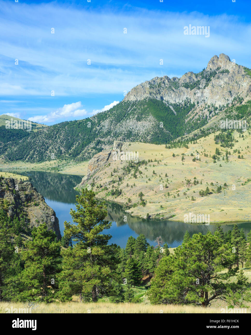 Ci-dessous le lac holter (beartooth Sleeping Giant) montagne vue de la faune de beartooth près de wolf creek, Montana Banque D'Images