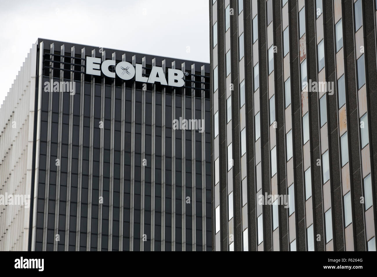 Un logo affiche à l'extérieur du siège social d'Ecolab, Inc., à Saint Paul, Minnesota le 24 octobre 2015. Banque D'Images