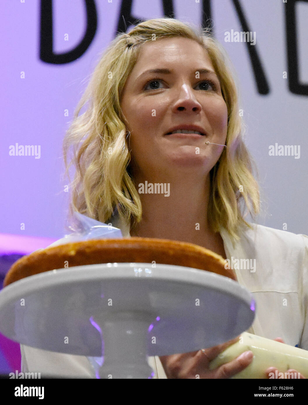 Celebrity 'gagnant' Masterchef Lisa Faulkner au Cake & Bake Show qui a eu lieu à l'ExCel à Londres avec : Lisa Faulkner Où : London, Royaume-Uni Quand : 03 Oct 2015 Banque D'Images