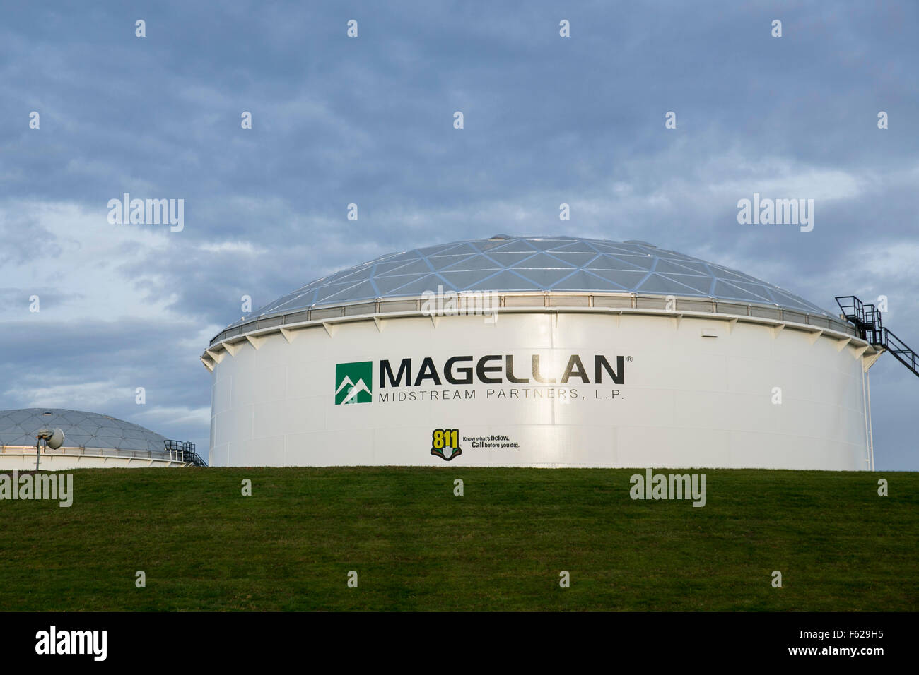 Un logo affiche à l'extérieur d'une installation de traitement, Magellan occupés Partners, L.P., à Saint Paul, Minnesota le 25 octobre 2015. Banque D'Images