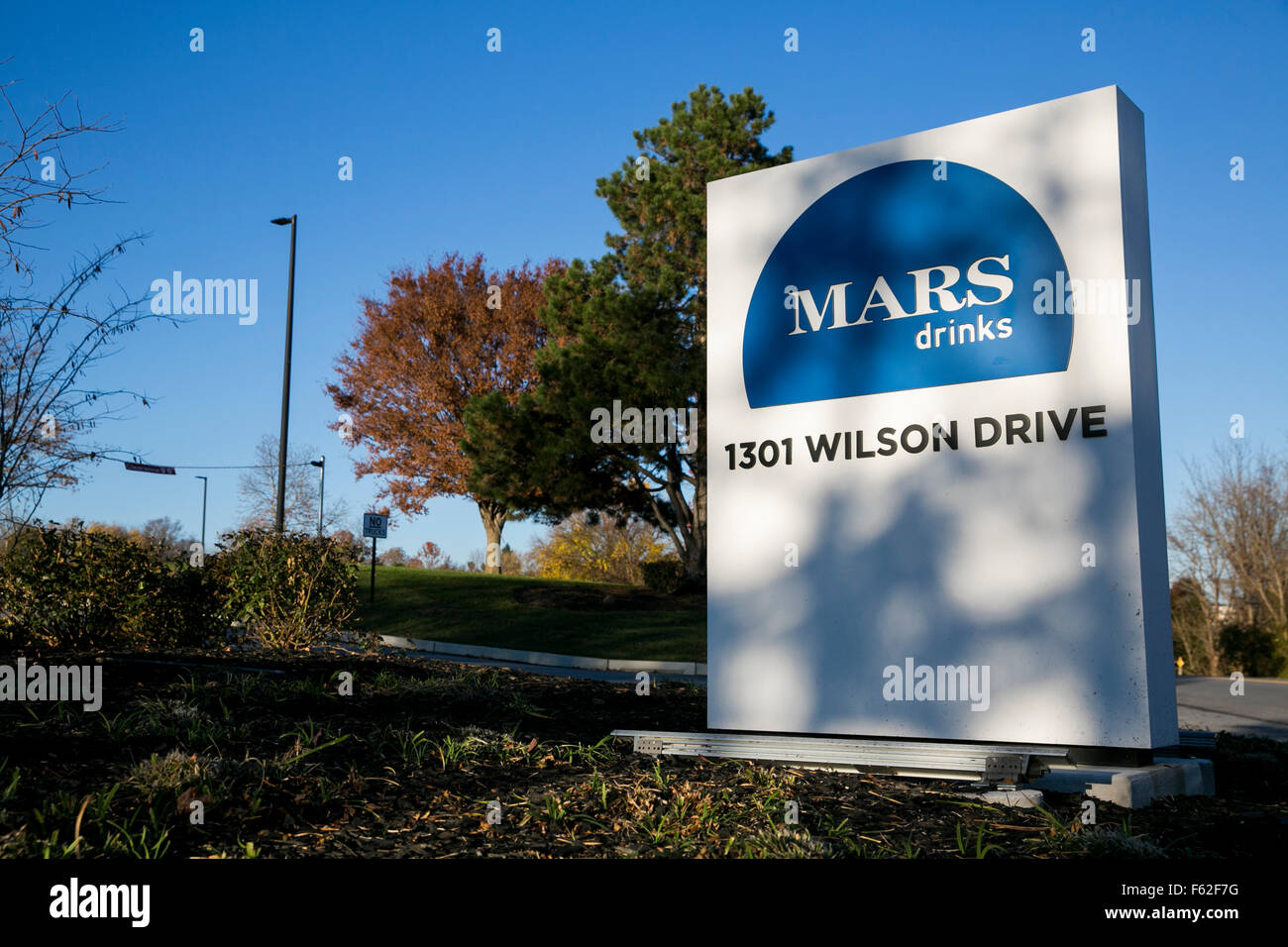 Un logo affiche à l'extérieur d'un établissement occupé par Mars Drinks à West Chester, Pennsylvanie le 8 novembre 2015. Banque D'Images