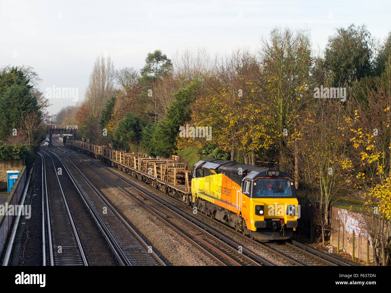 Une locomotive classe 70 COLAS un train du ministère de travail à Barnes. Banque D'Images