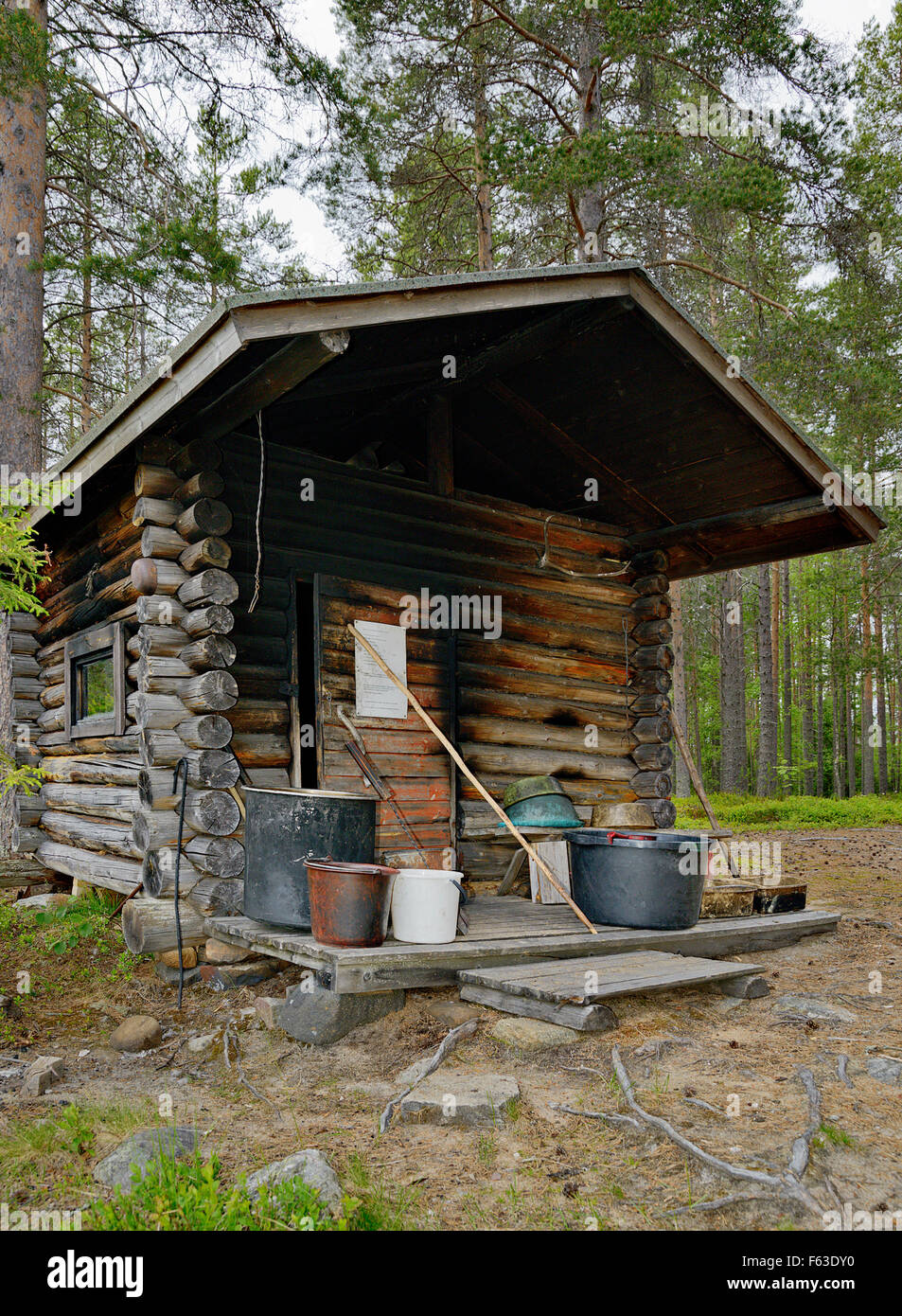 Sauna à fumée à un refuge (sans frais pour passer la nuit) au lac Lentua, Kuhmo (Finlande). Banque D'Images