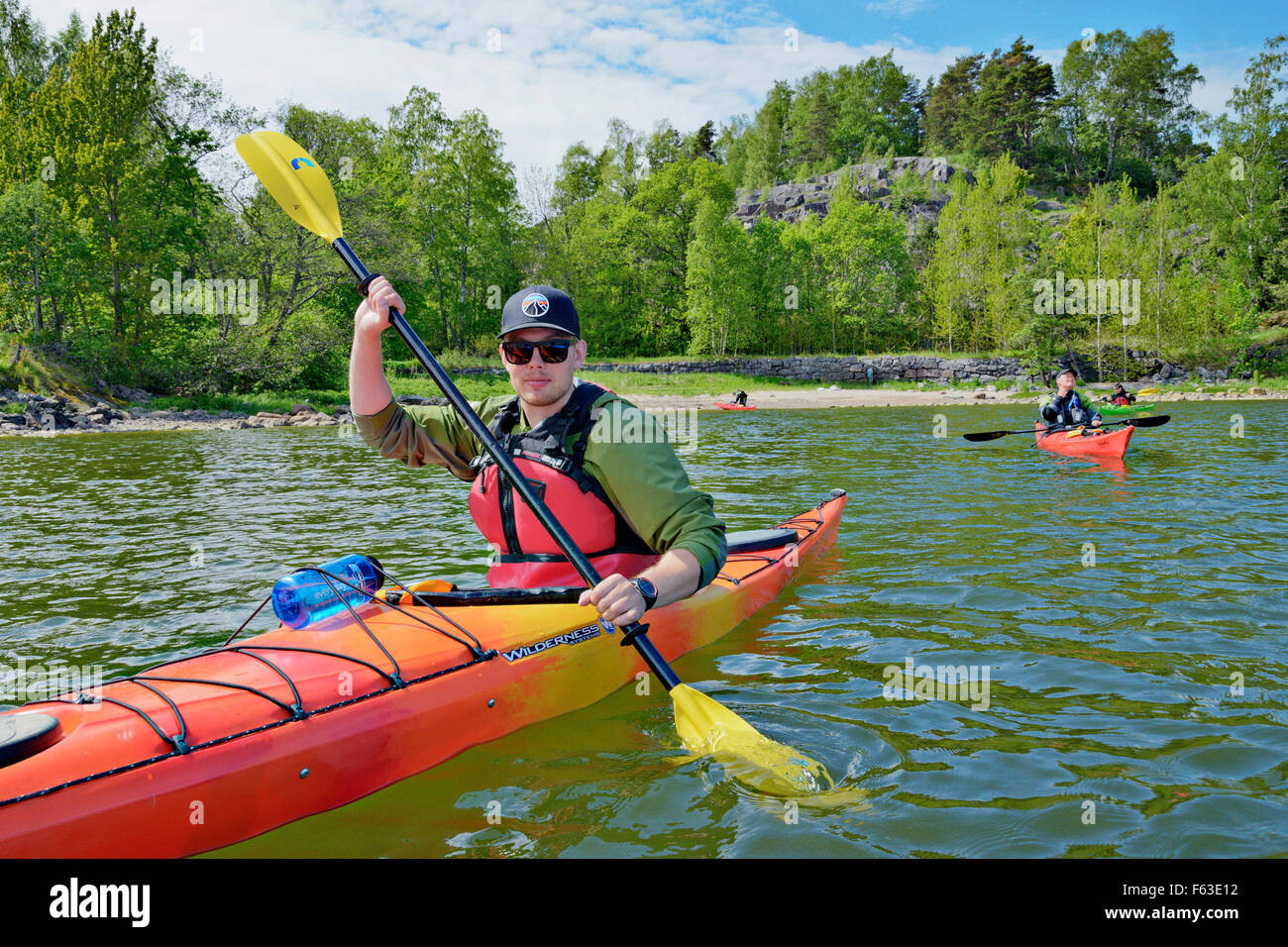 Kayak kayak paddle extérieur Banque de photographies et d'images à haute  résolution - Alamy