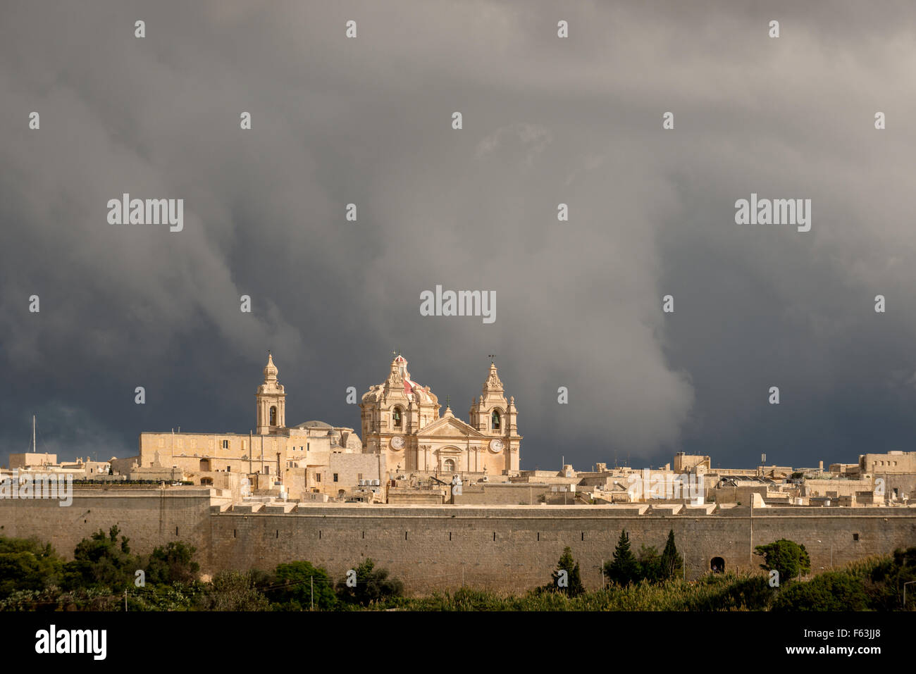 Une vue générale de la ville fortifiée de Mdina à Malte. Banque D'Images
