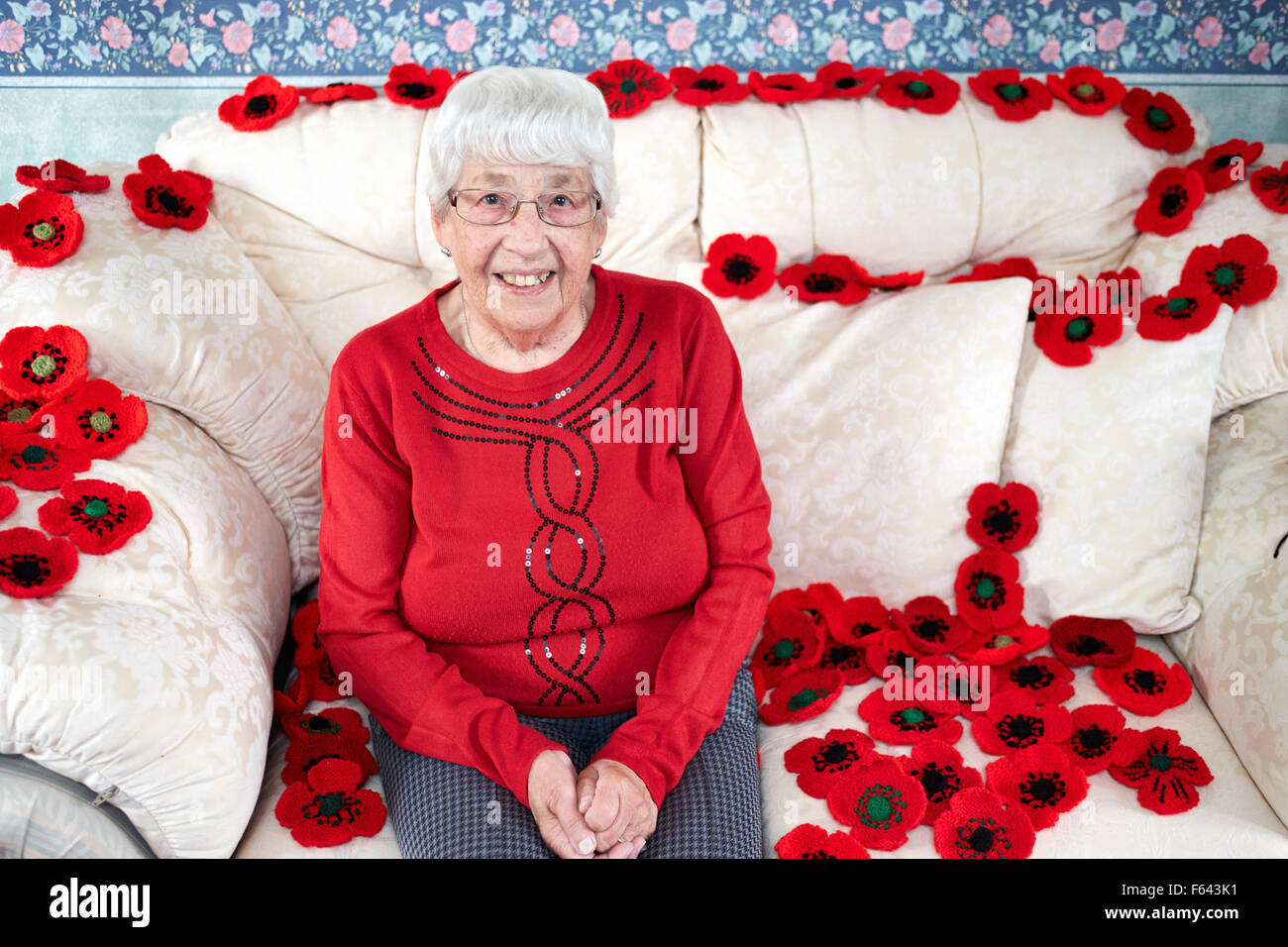 Femme de 80 ans Banque de photographies et d’images à haute résolution