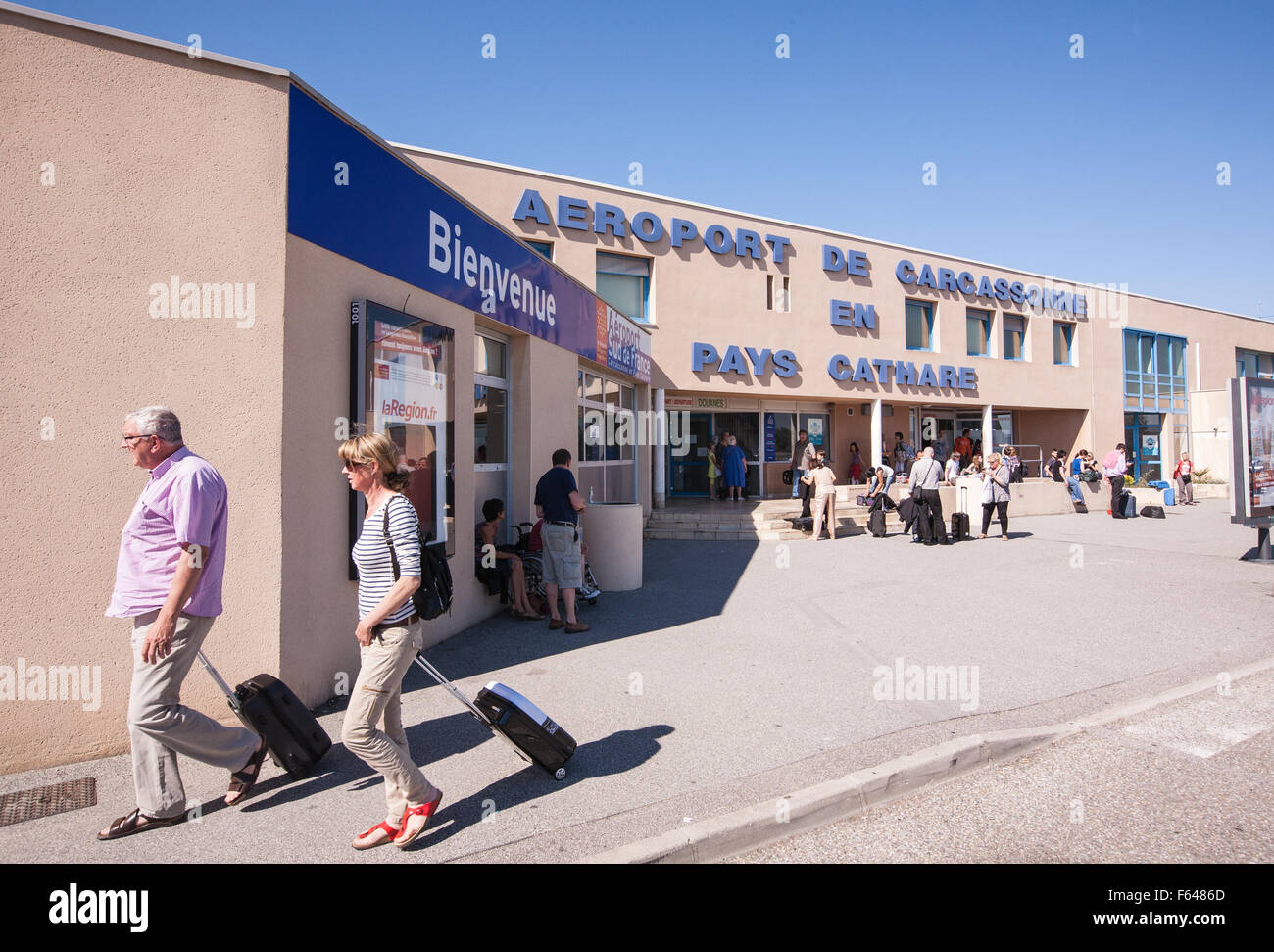 Carcassonne airport terminal france Banque de photographies et d'images à  haute résolution - Alamy