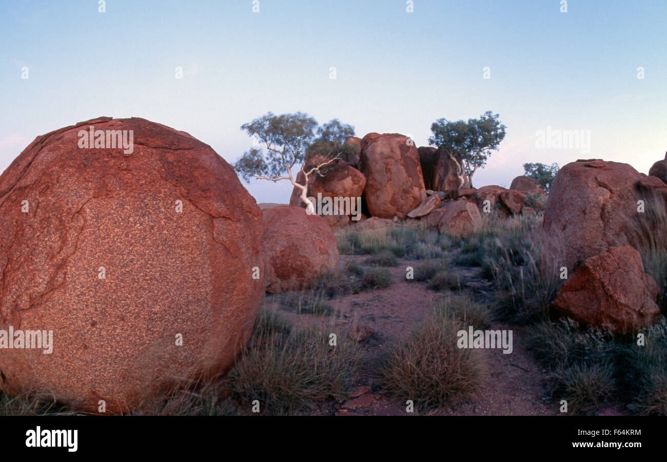 Devils Marbles Conservation reserve (1802 hectares) réserver est 9km au sud de Wauchope dans le Territoire du Nord, Australie Banque D'Images